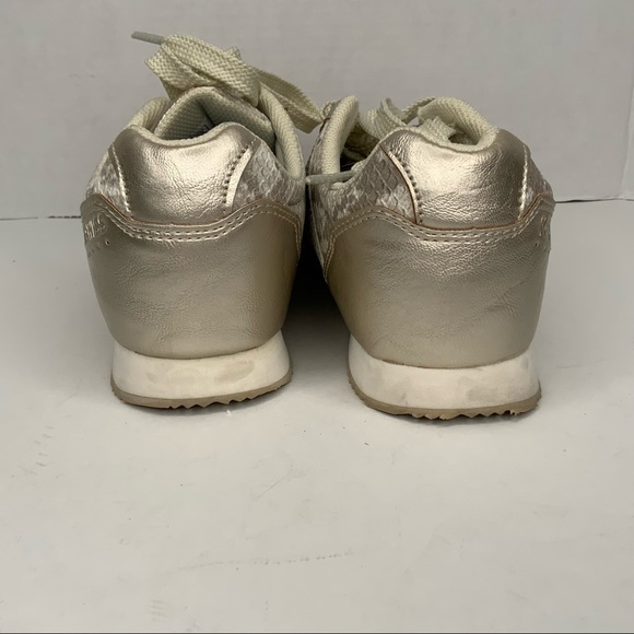 K swiss silver sneakers. - Picture 12 of 12